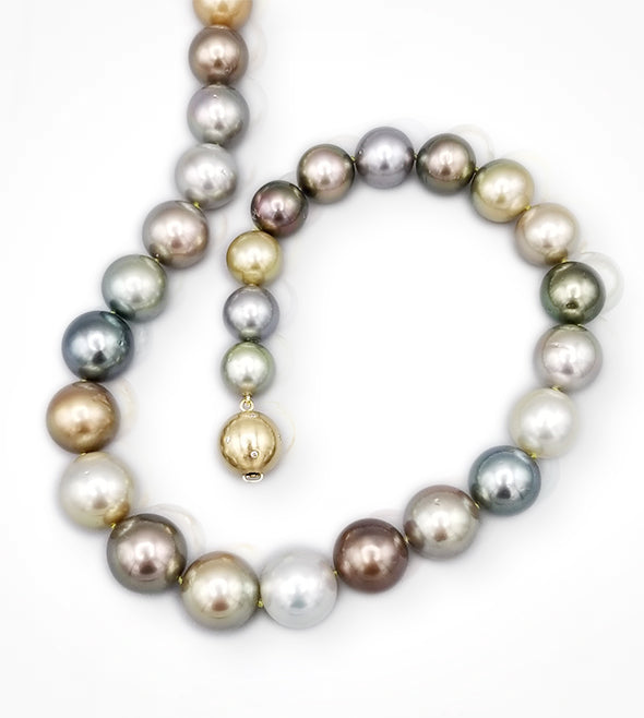 [ TSRC0253 ] Single strand of 35 10.1-13.6mm Tahitian Pearl necklace