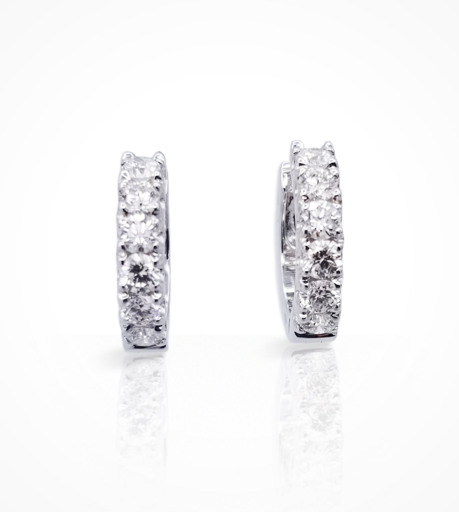 ER00546-18K white gold diamond huggies, 12 diamonds=1.45cts, g-si, 17mm outside diameter