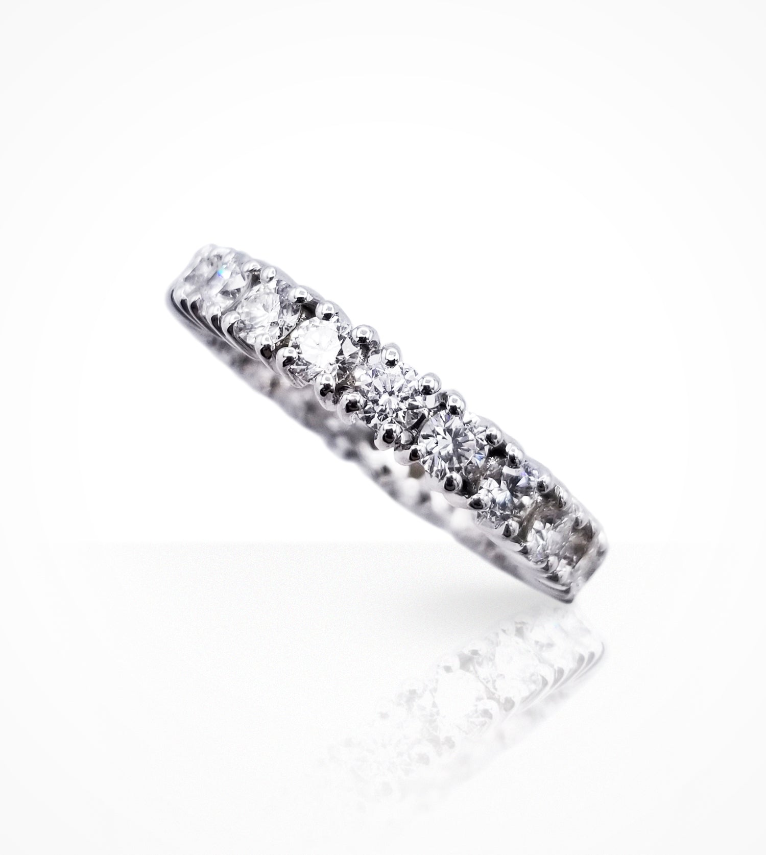 RG00050 18K white gold eternity band, 22diamonds=2.00cts g si