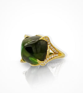 RG00182 18kt yellow gold green Tourmaline Cab & diamond Ring